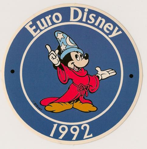 DISNEY . Autocollant Euro Disney "Mickey Magicien"