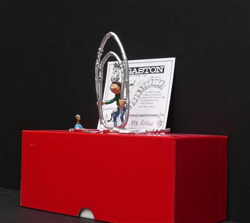 Figurine Pixi FRANQUIN Série "Gaston série n°2"  Ref : 4724 Peinte à la main. Année 1996 Série limitée à 1500 exemplaires et numérotée. Livrée dans sa boîte rouge  avec son certificat.